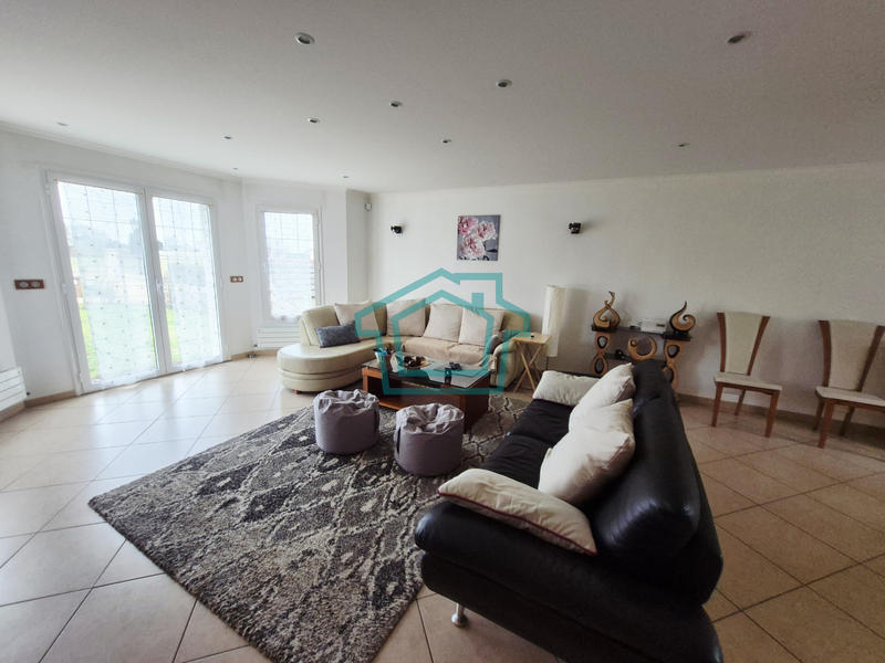 Maison - 198 m² - 6 pièces