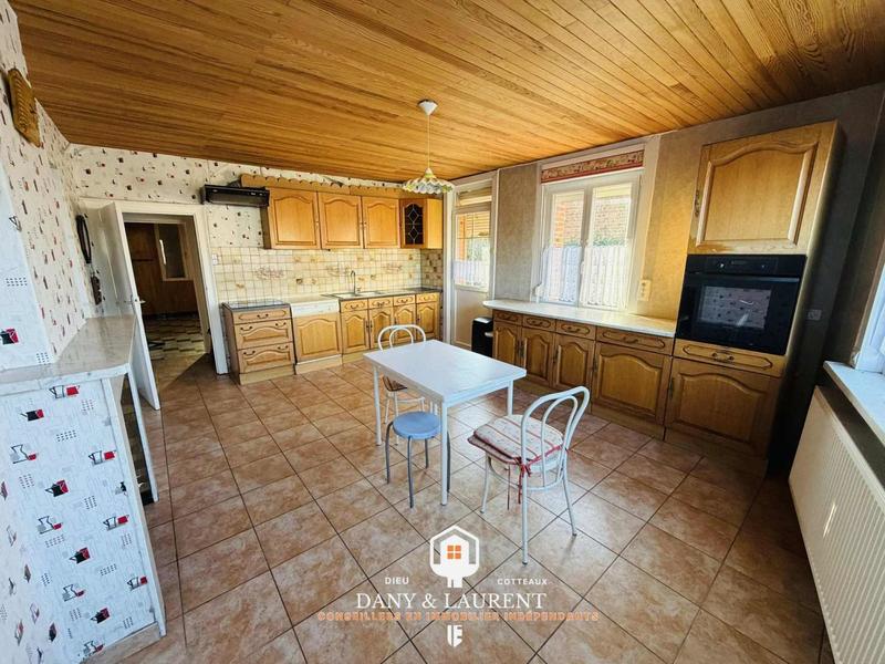 Maison - 280 m² - 8 pièces