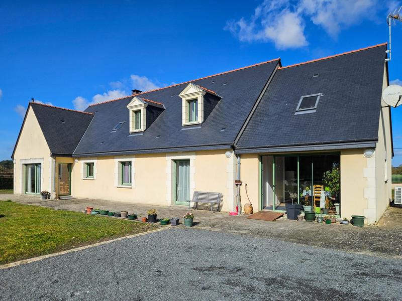 Maison - 276 m² - 8 pièces