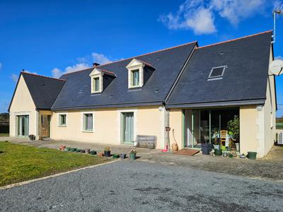 Maison - 276 m² - 8 pièces