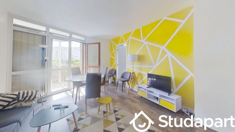 Chambre - 70 m² - 1 pièce