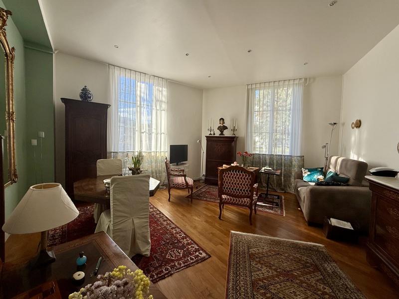 Appartement - 140 m² - 5 pièces