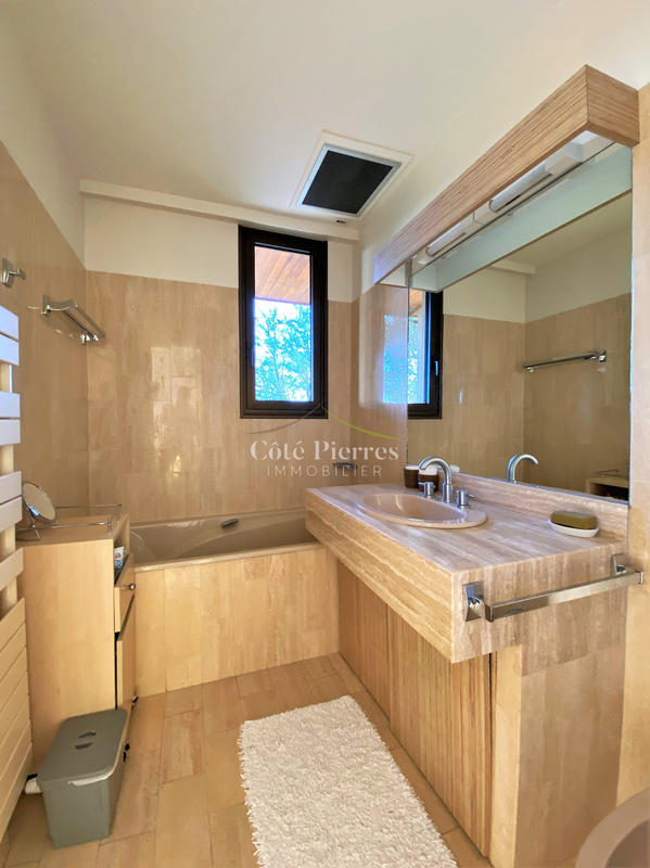 Appartement - 115 m² - 3 pièces