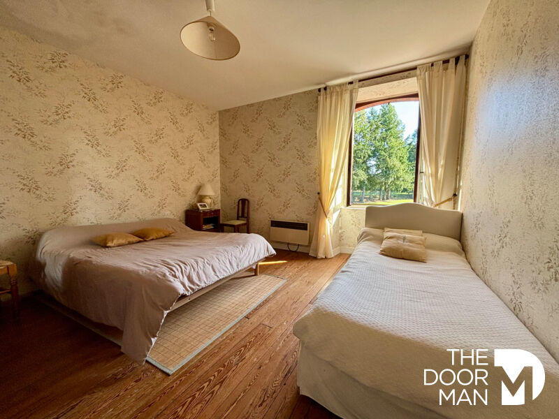 Propriété - 150 m² - 8 pièces