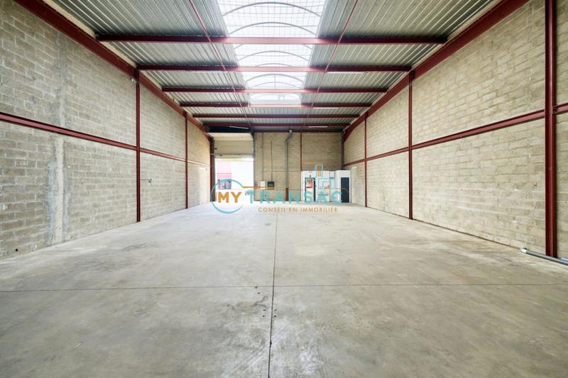 Local d'activité / Entrepôt - 380 m²