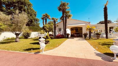 Maison - 195 m² - 6 pièces