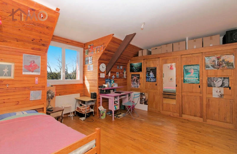 Maison - 300 m² - 12 pièces