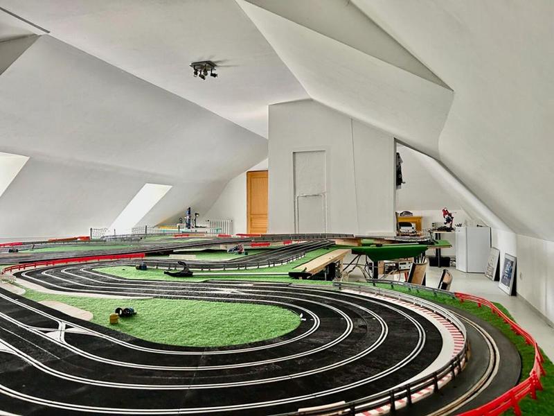 Maison - 484 m² - 12 pièces