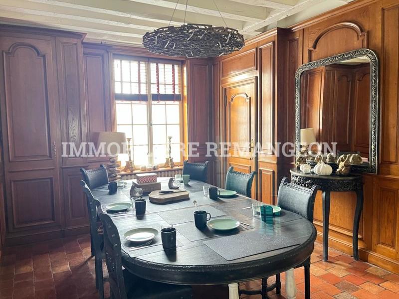 Demeure - 335 m² - 12 pièces