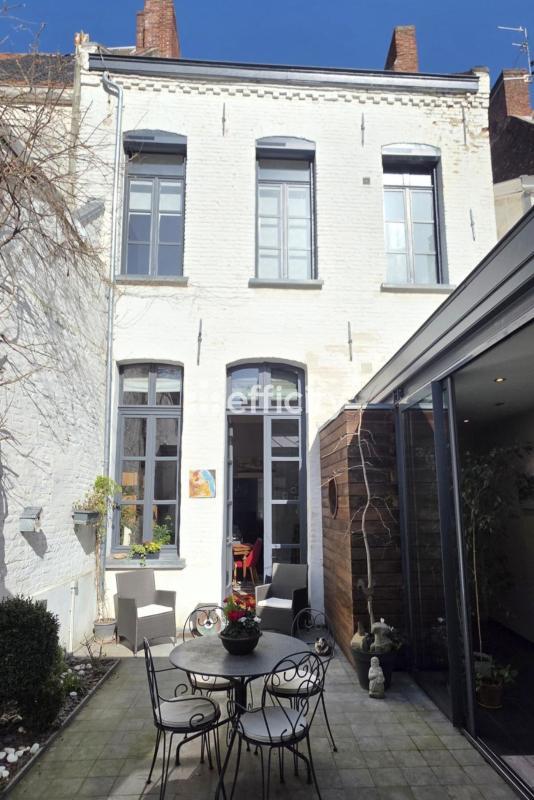 Maison - 212 m² - 9 pièces