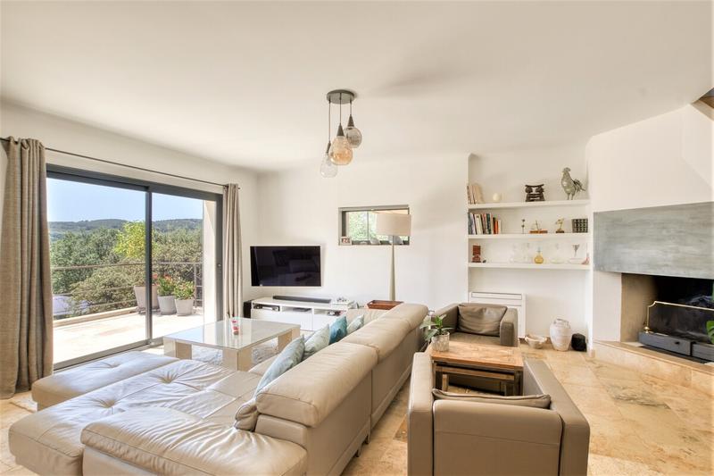 Villa - 237 m² - 8 pièces