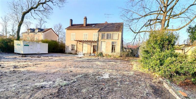 Maison - 247 m² - 8 pièces