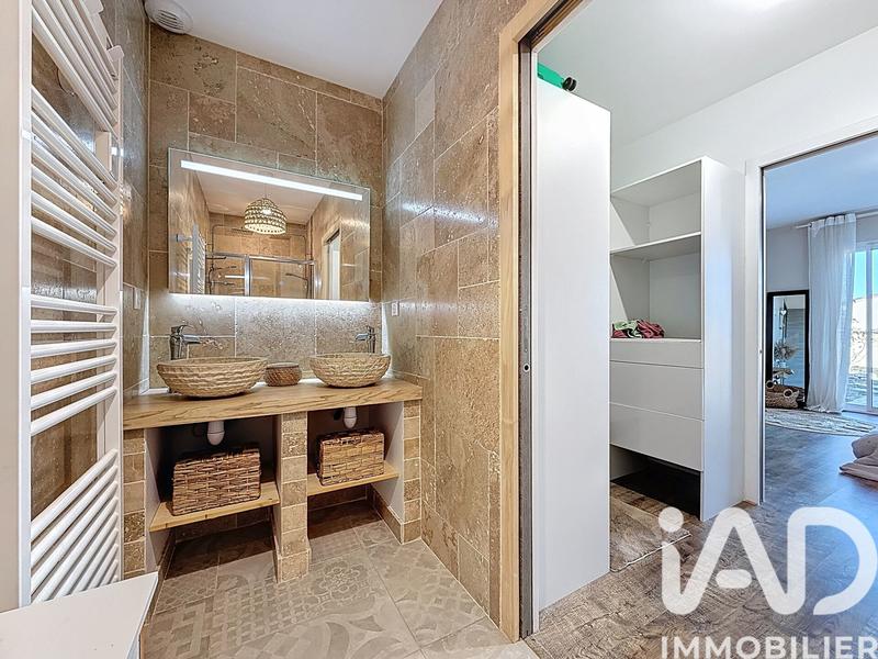 Maison - 200 m² - 8 pièces