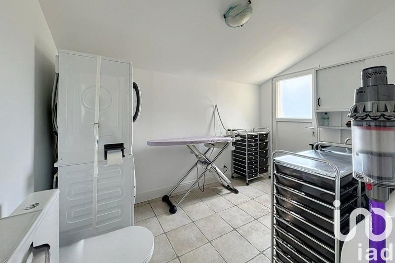 Maison - 240 m² - 7 pièces