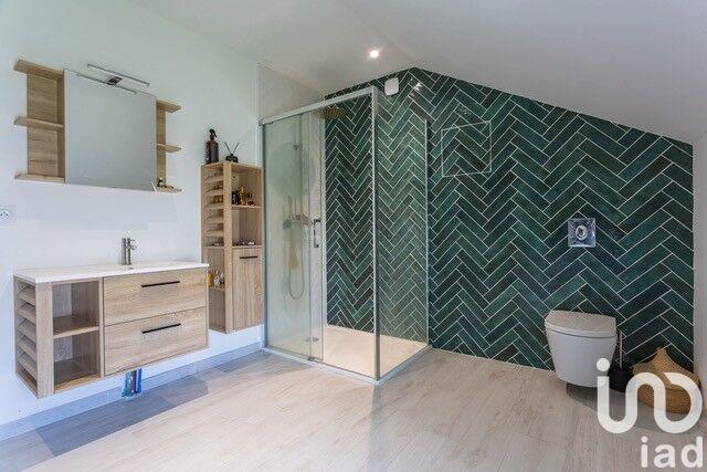 Maison - 200 m² - 7 pièces