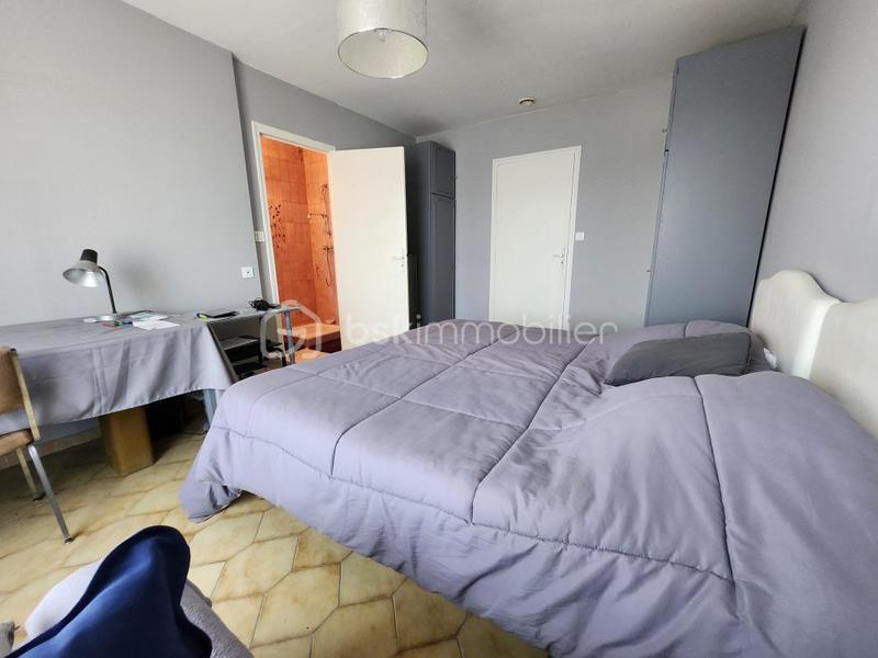 Pavillon - 233 m² - 6 pièces