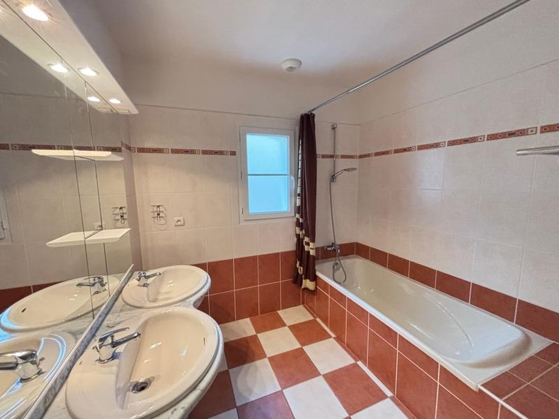 Maison - 98 m² - 4 pièces