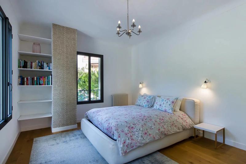 Villa - 300 m² - 6 pièces