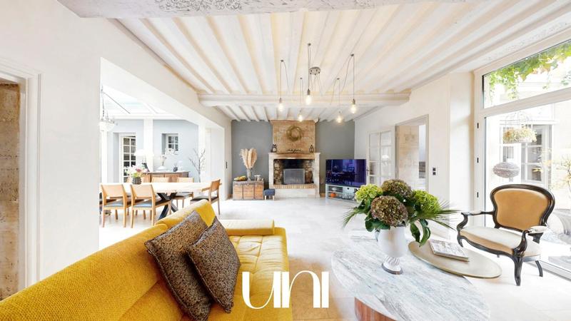 Maison - 300 m² - 9 pièces