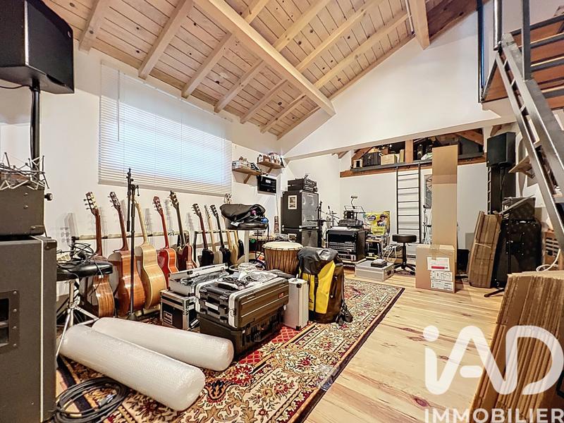 Maison - 241 m² - 7 pièces