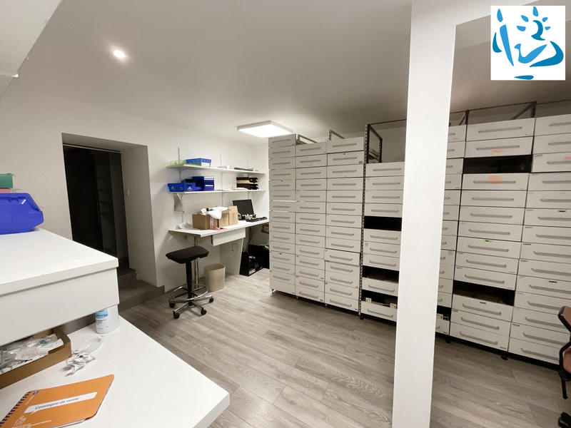 Local commercial - 145 m² - 6 pièces