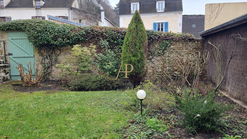 Maison - 220 m² - 8 pièces