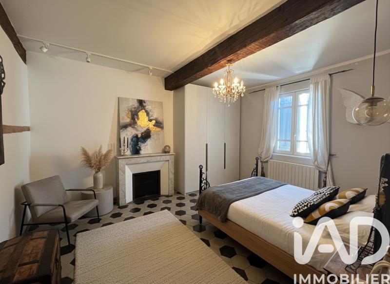 Maison - 225 m² - 11 pièces