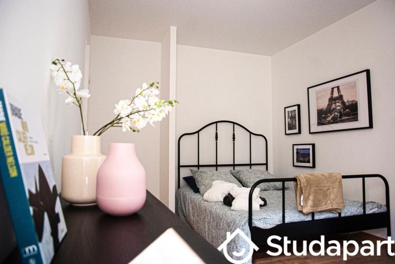 Chambre - 13 m² - 1 pièce