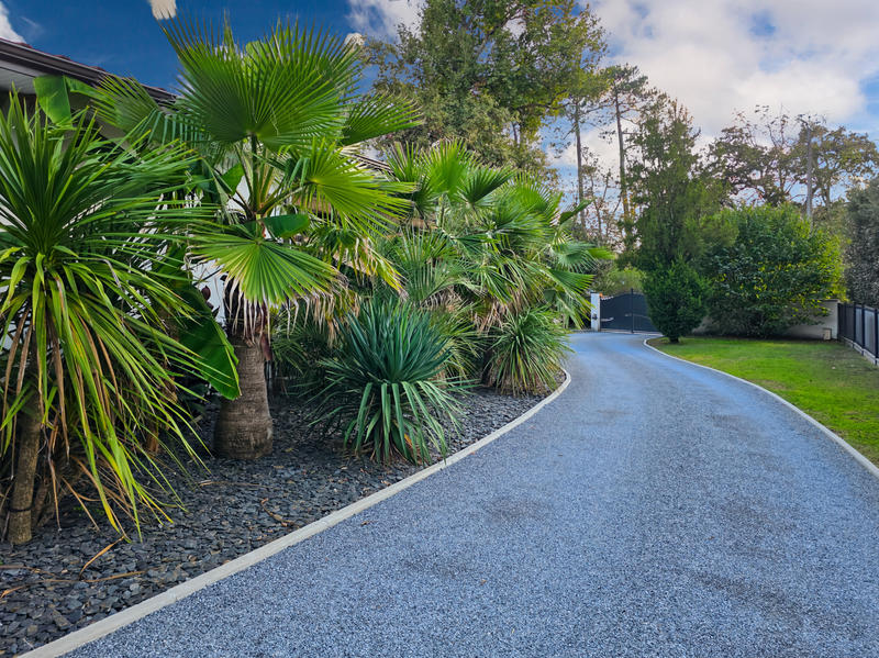 Maison - 204 m² - 7 pièces