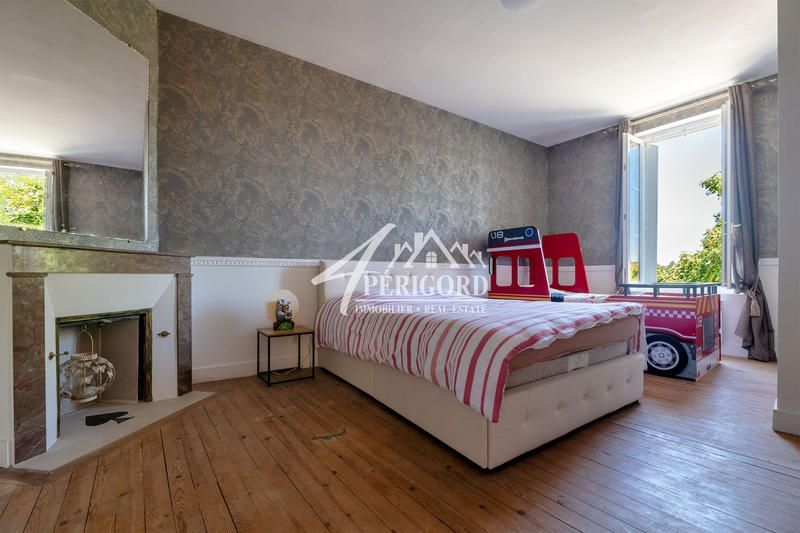 Maison ancienne - 217 m² - 8 pièces