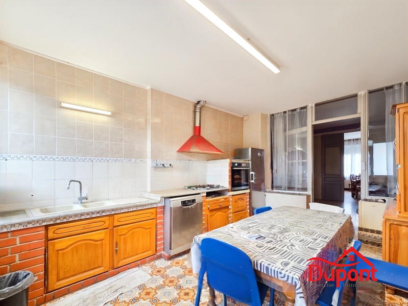 Maison - 186 m² - 9 pièces