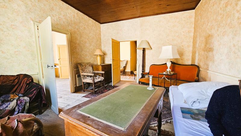 Maison - 240 m² - 7 pièces