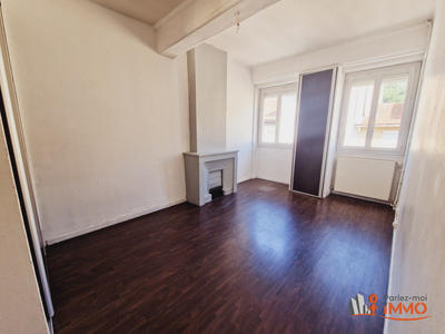 Appartement - 90 m² - 3 pièces