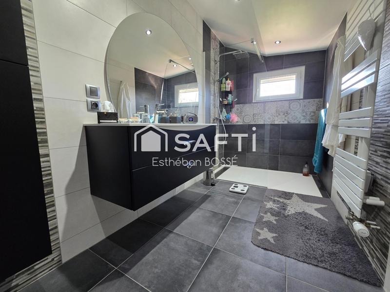 Maison - 137 m² - 5 pièces