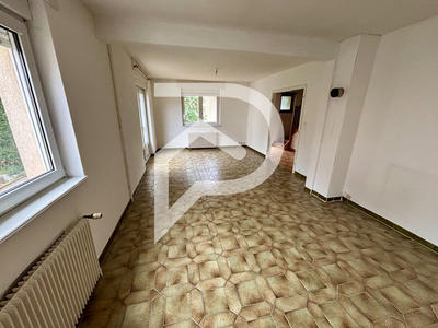 Maison - 122 m² - 5 pièces