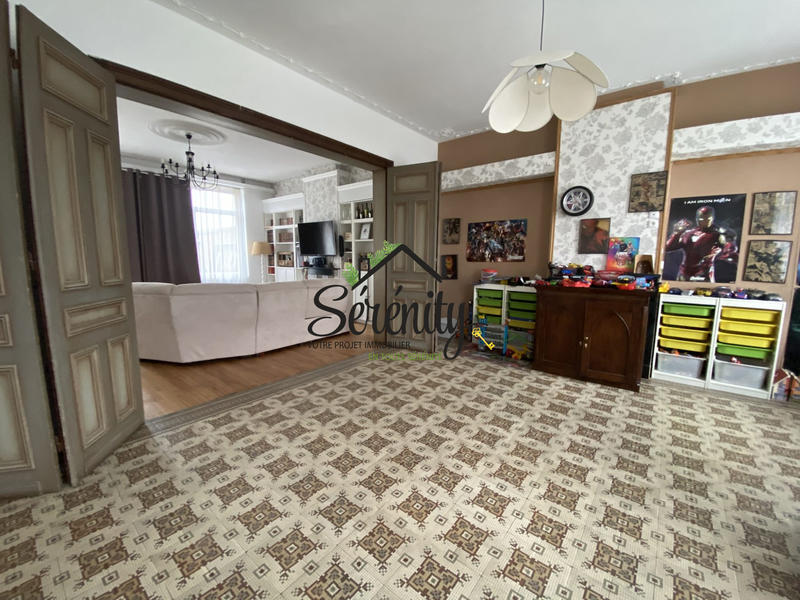 Maison - 182 m² - 7 pièces