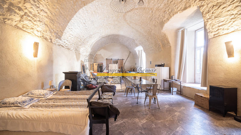 Maison de village - 473 m² - 12 pièces