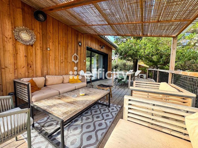 Maison - 140 m² - 5 pièces