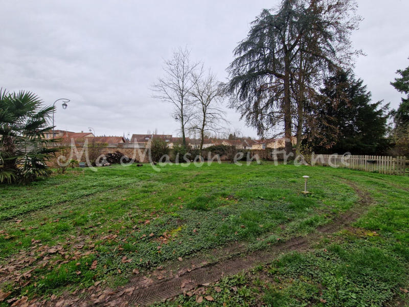 Demeure - 240 m² - 9 pièces