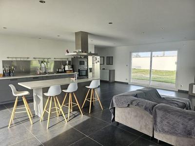 Maison - 165 m² - 7 pièces