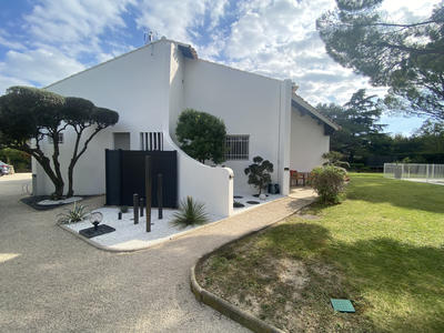 Propriété - 195 m² - 5 pièces