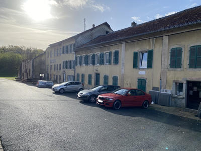 Maison - 800 m² - 1 pièce