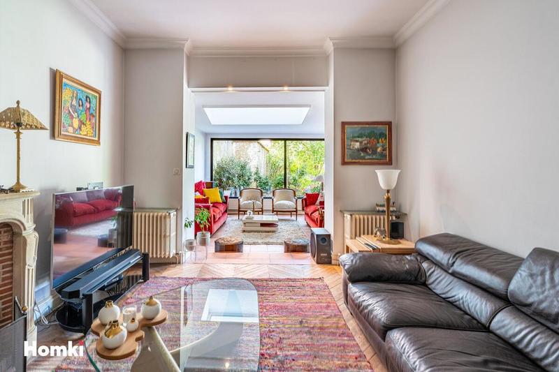 Maison - 252 m² - 11 pièces