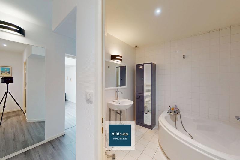 Maison - 308 m² - 7 pièces