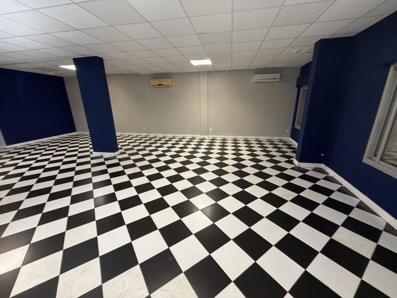 Local commercial - 115 m²