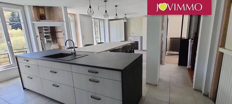 Maison - 179 m² - 10 pièces