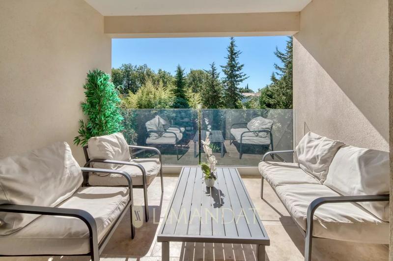 Villa - 260 m² - 8 pièces