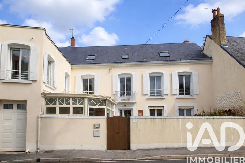 Maison - 208 m² - 8 pièces