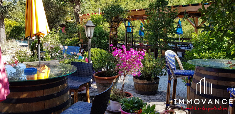 Maison - 230 m² - 7 pièces