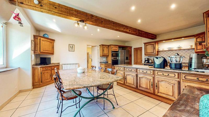 Demeure - 677 m² - 26 pièces